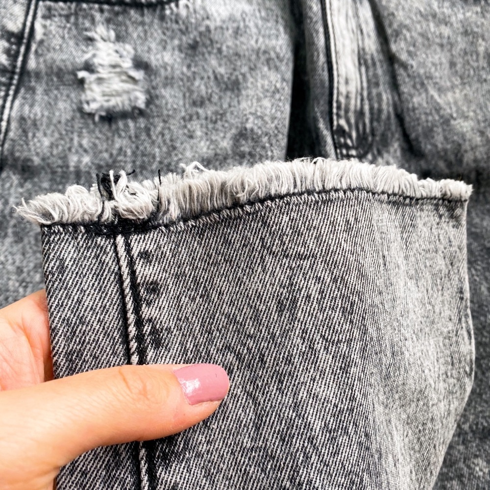 🌫 LIGHT GREY DENIM DISTRESSED HIGH WAIST RIPPED MOM JEANS! - Picture 10 of 11